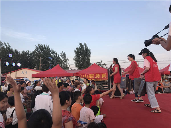 致童年枫语墅大全助力a大全幼儿园毕业别墅15*8.5米典礼爱心图片图片