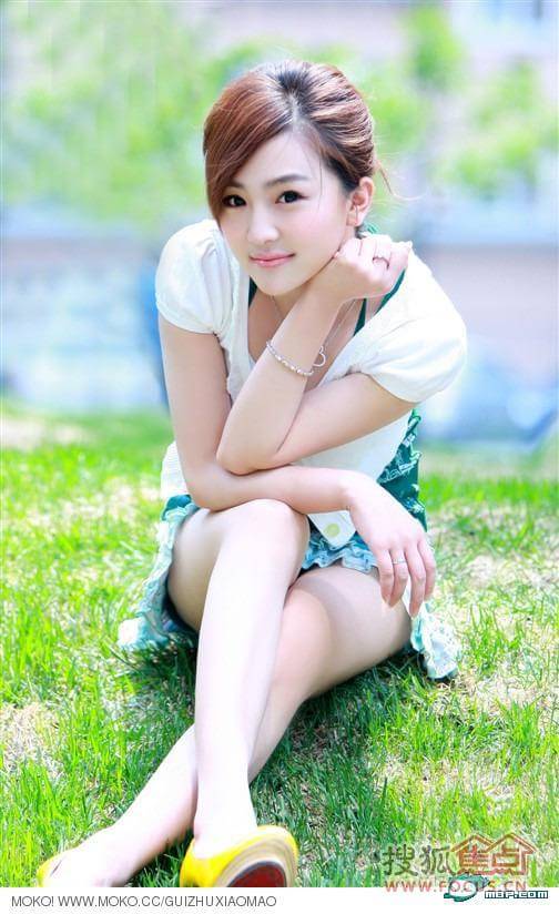 曾轶可 出生日期:1990年1月 代表作:《狮子座》《最天使》《新的家》 或许她是最争议的选秀女明星,她独特的嗓音和创作才华不是她的错,然而越来越多的矛头指向她指责她时,真的很让人佩服她的隐忍能力,也是这样的隐忍,日后必成大器。 曾轶可,创作型新人,是2009快乐女声中备受注目的一颗新星。90后的她热爱创作,在快女比赛中都是演唱自己的 王莎莎 出生日期:1992年1月 代表作:《小兵张嘎》 《武林外传》 王莎莎的走红,应该是一部情景喜剧《武林外传》中的莫小贝了,只是当年的