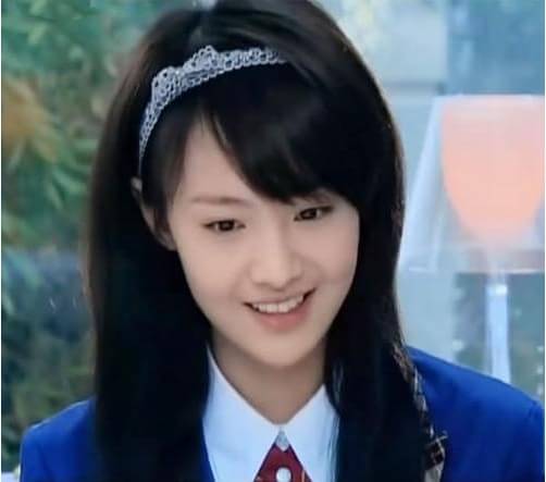 小郑爽清纯玉女家居照