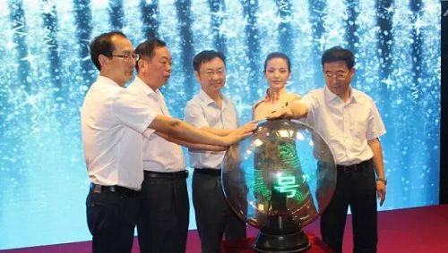 郑州新闻 正文  恒达集团董事长李东法,河南同泰资产贾子钰董事长和